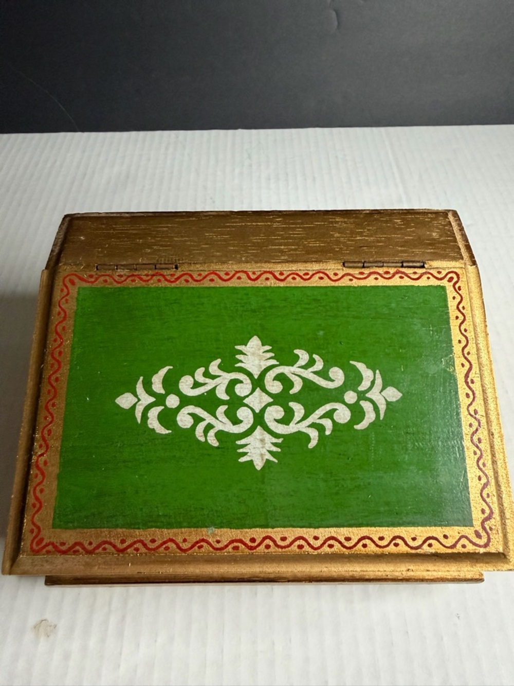 Solid Wood Florentine style musical jewelry box Gold Trim 6.5x5x3.5” Working